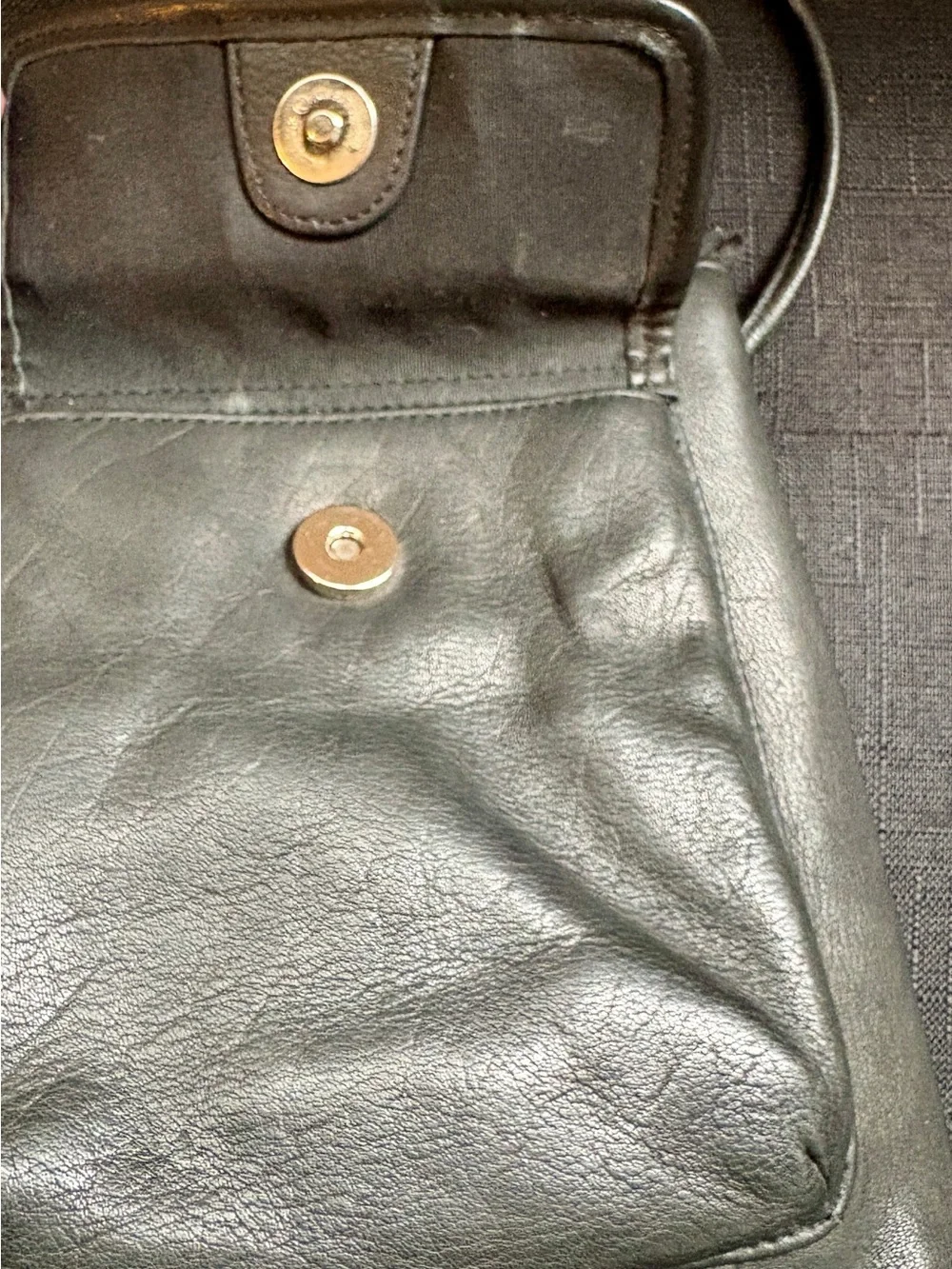 Fossil Black Leather Men's Wallet with Embossed Logo